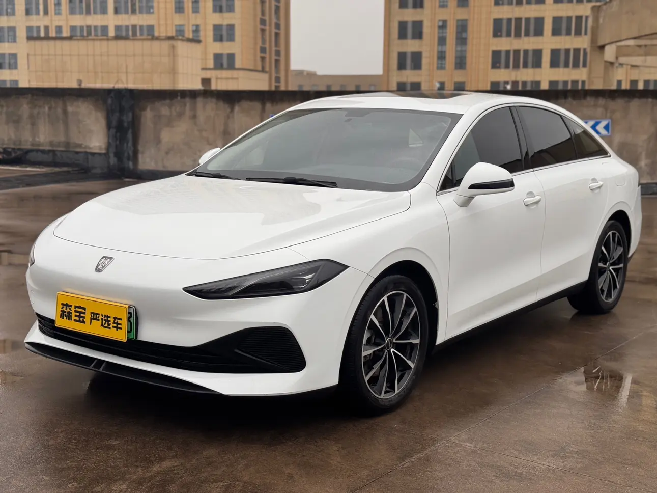 Roewe D7 DMH  из Китая