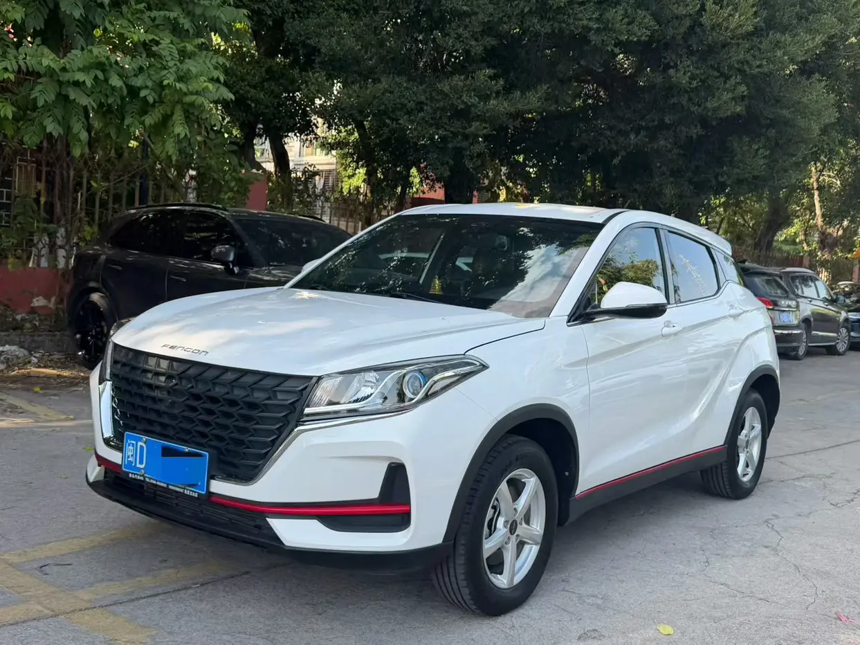 Dongfeng Fengon 500  из Китая