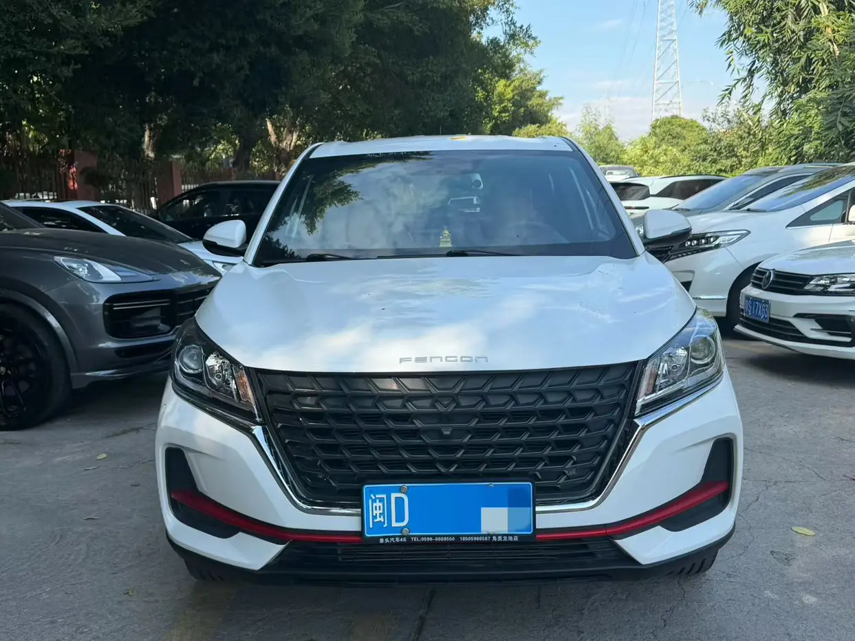 Dongfeng Fengon 500  из Китая