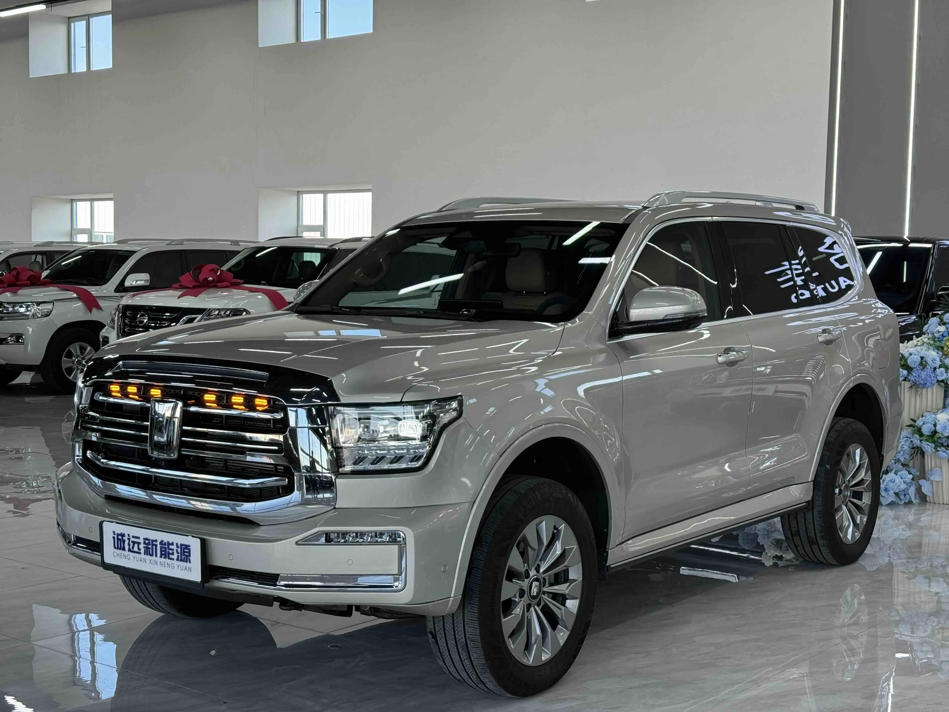 Tank 500 Hi4-T  из Китая