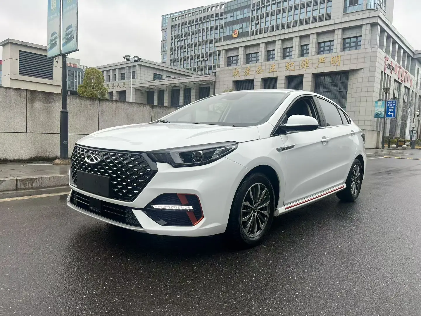 Omoda S5  из Китая