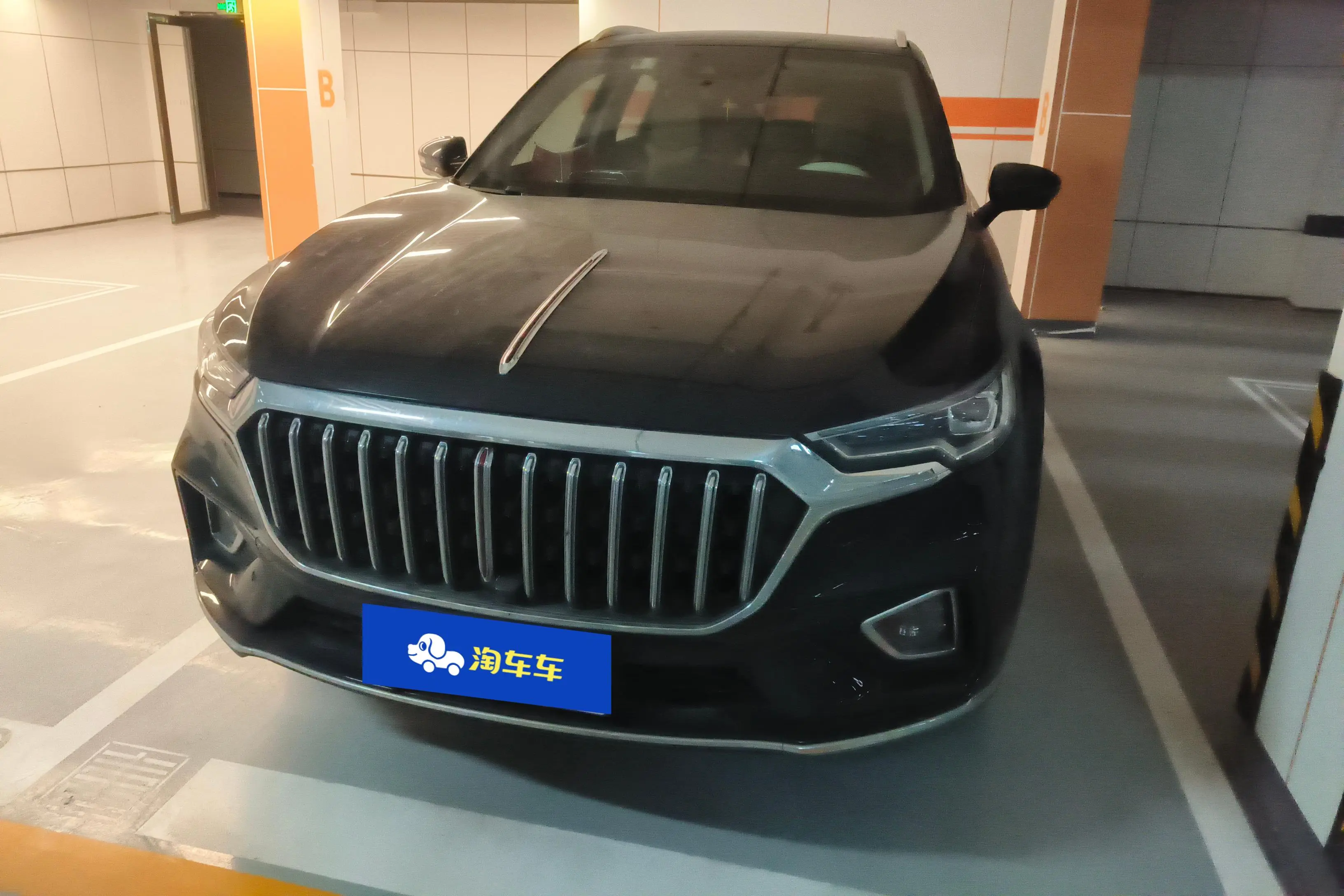 Hongqi HS5  из Китая