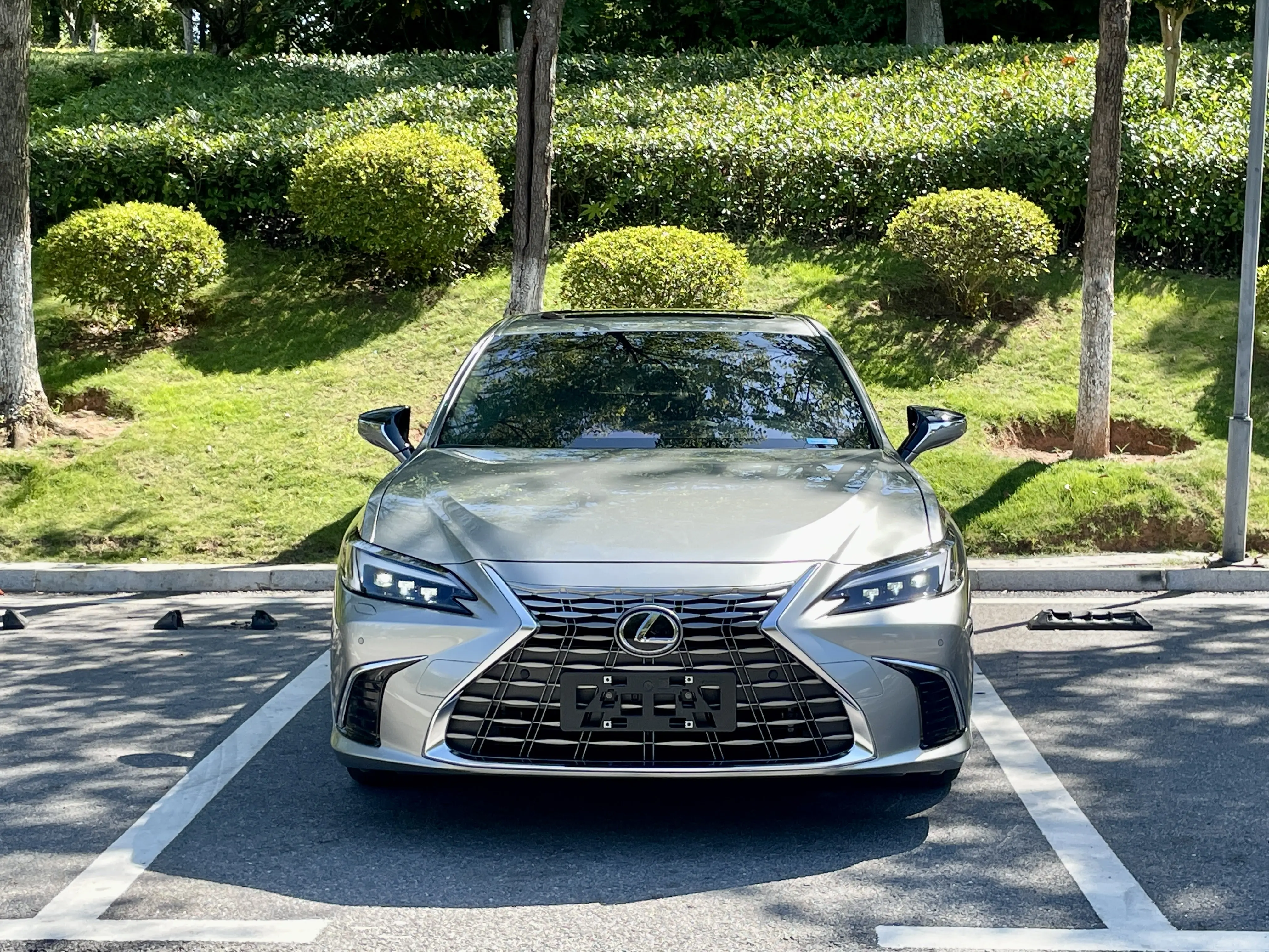 Lexus ES  из Китая