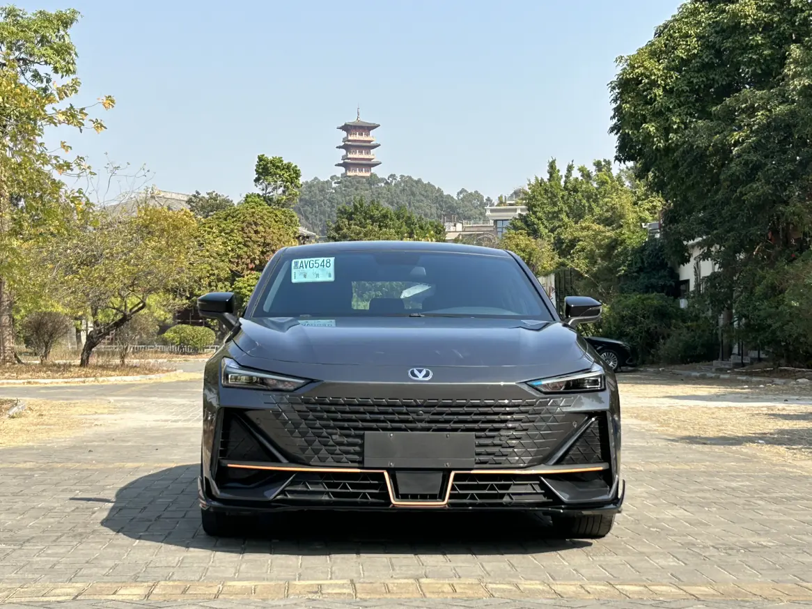 Changan UNI-V  из Китая