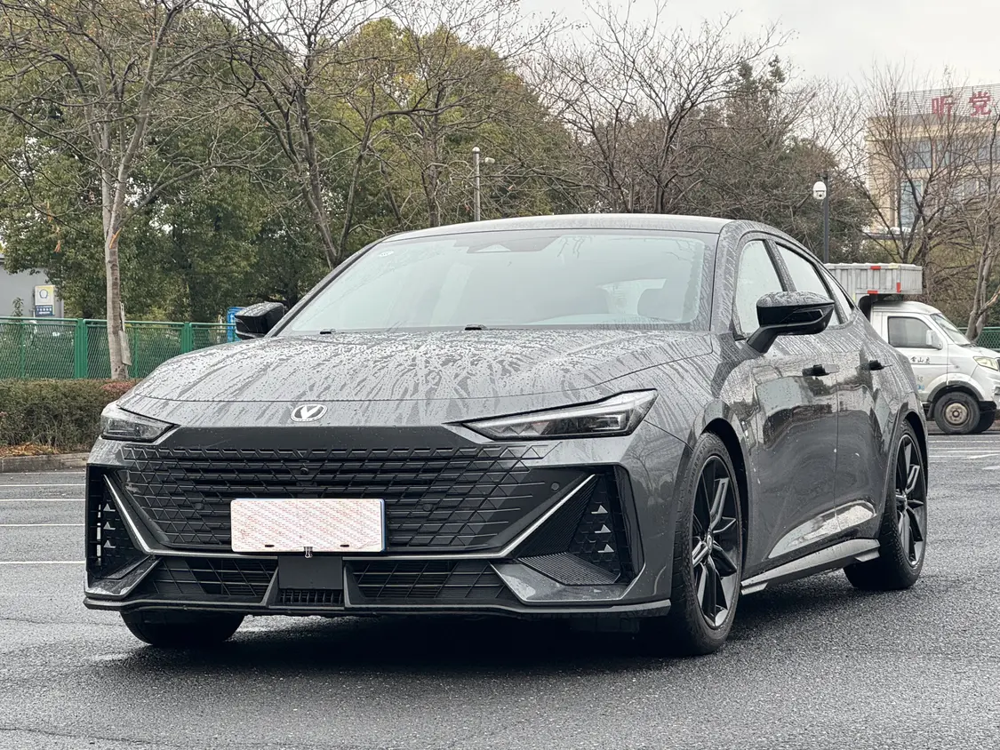 Changan UNI-V  из Китая