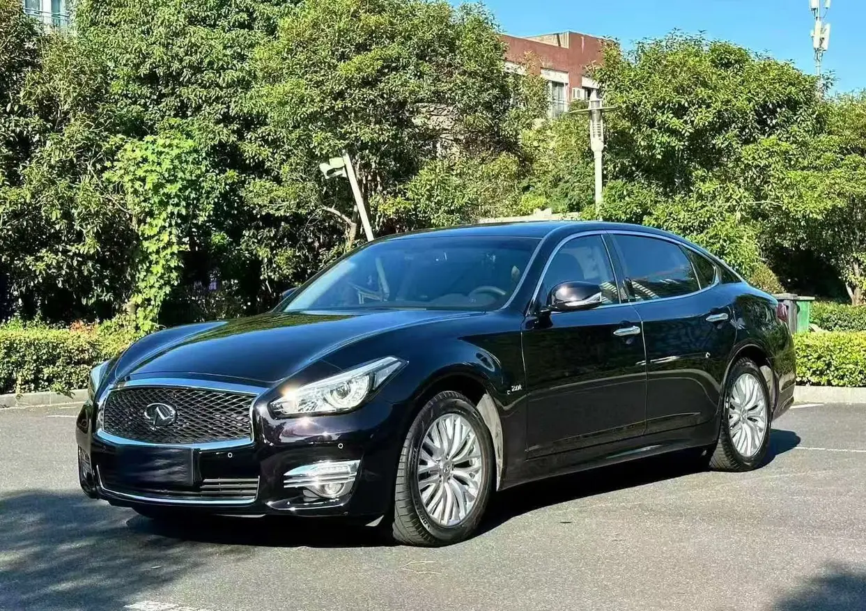 Infiniti Q70  из Китая
