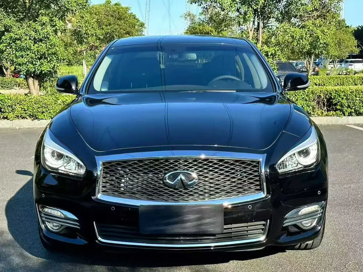 Infiniti Q70  из Китая