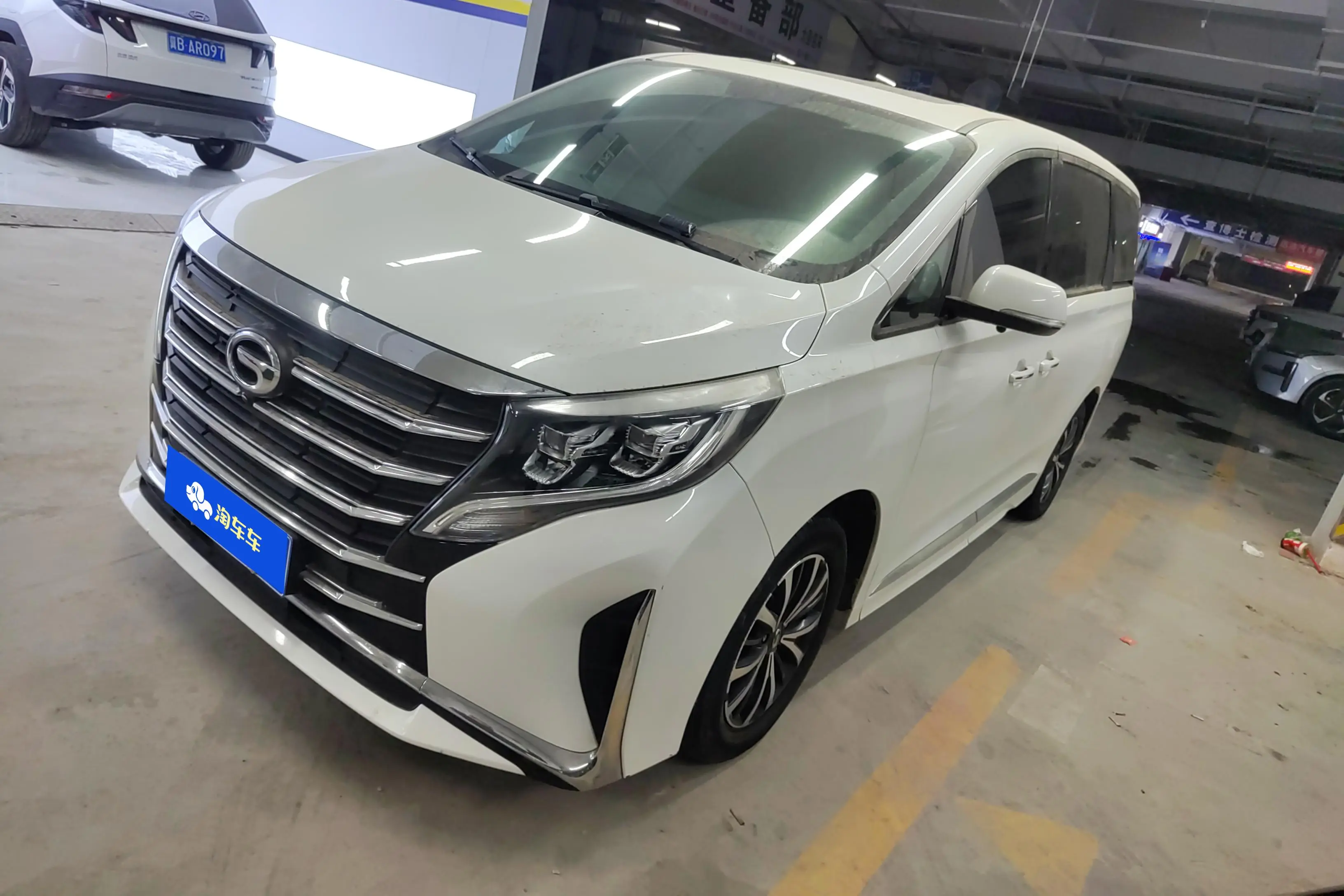 GAC Trumpchi M8  из Китая