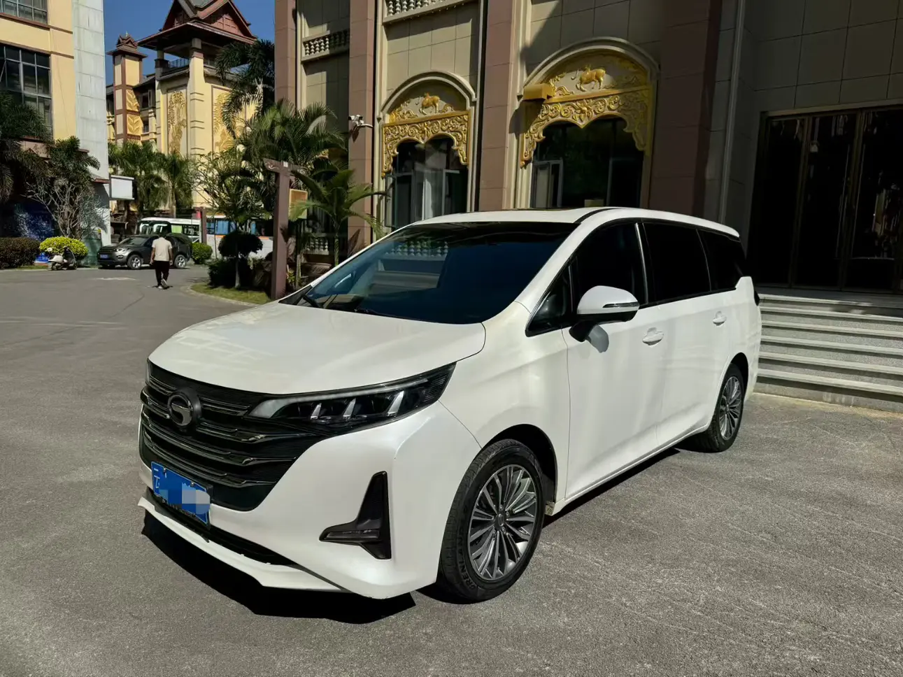 GAC Trumpchi M6  из Китая