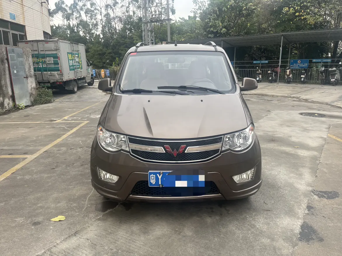 Wuling Hongguang  из Китая