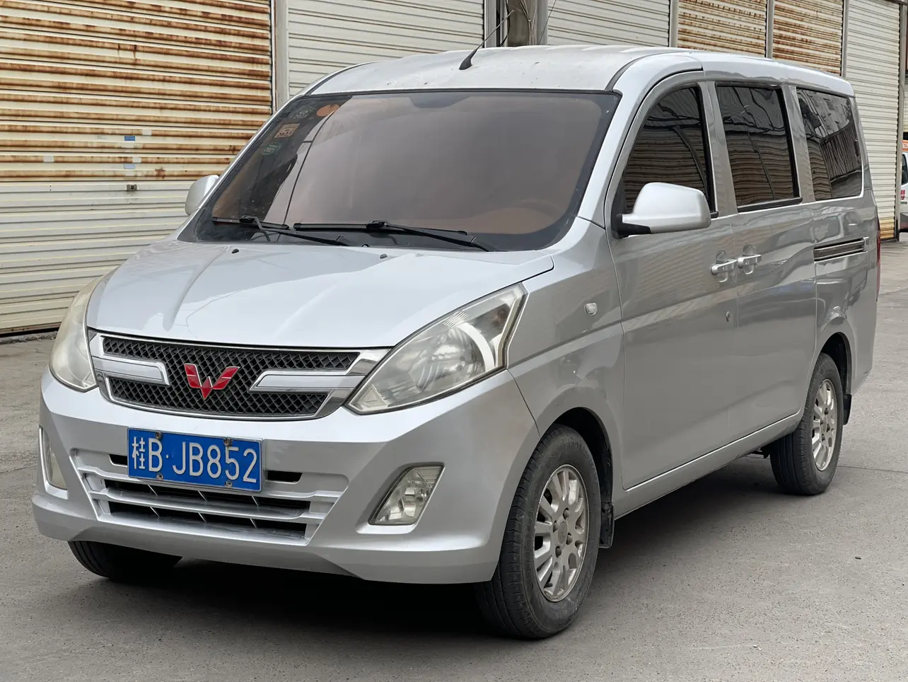 Wuling Rongguang V  из Китая