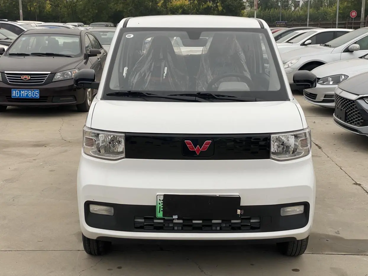 Wuling Hongguang MINIEV  из Китая