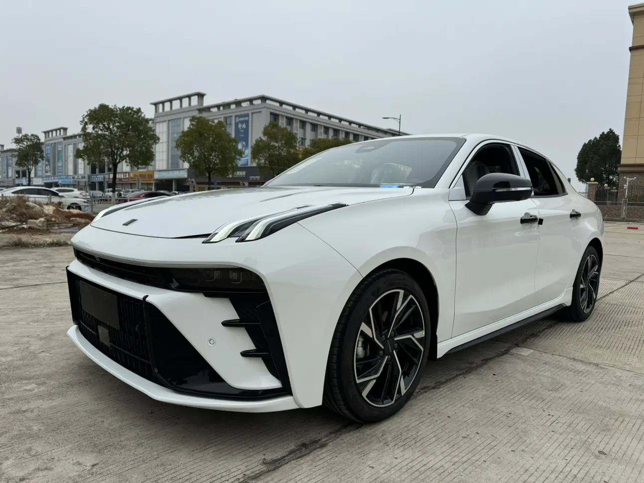 Lynk & Co 03