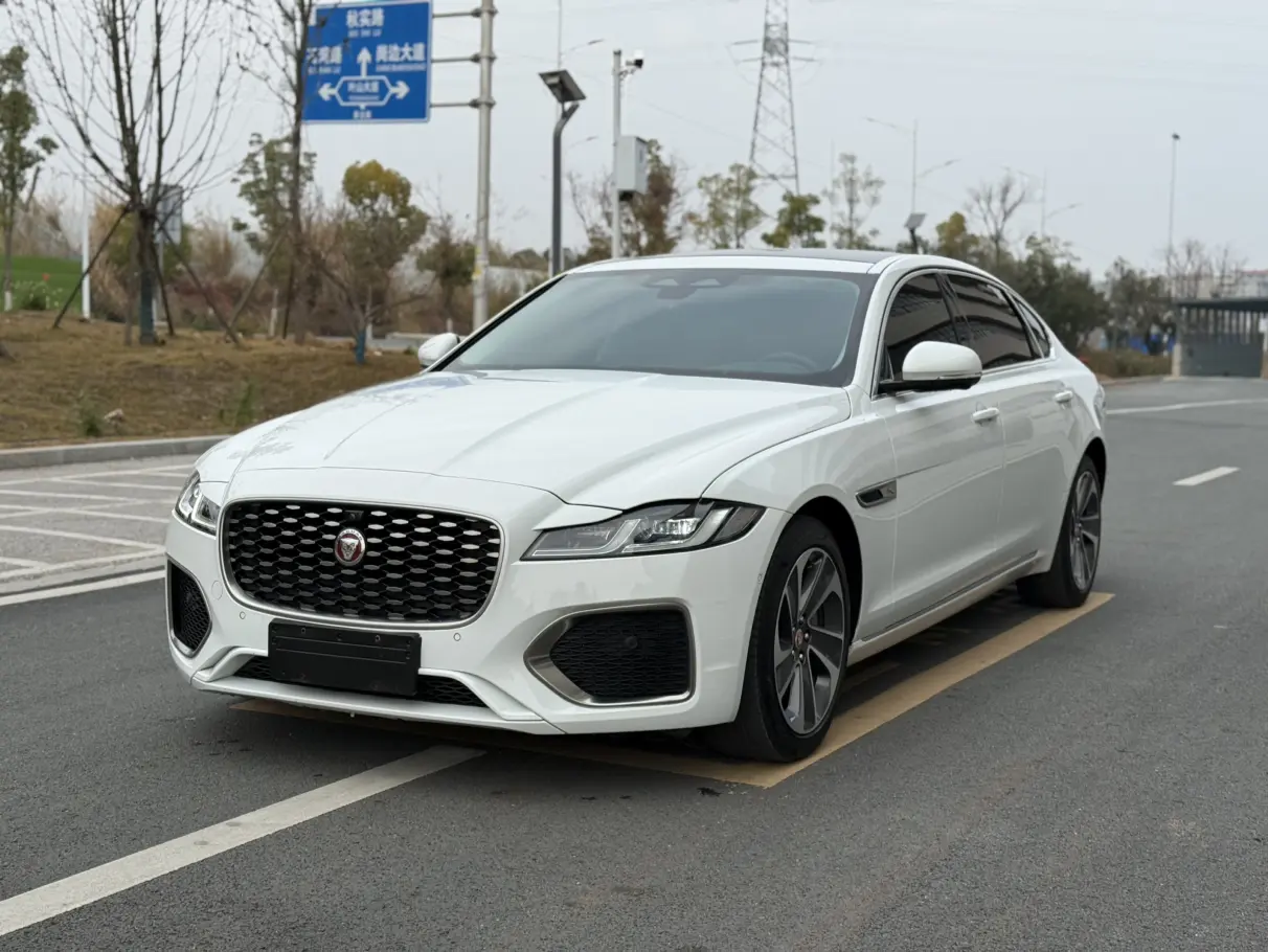 Jaguar XFL