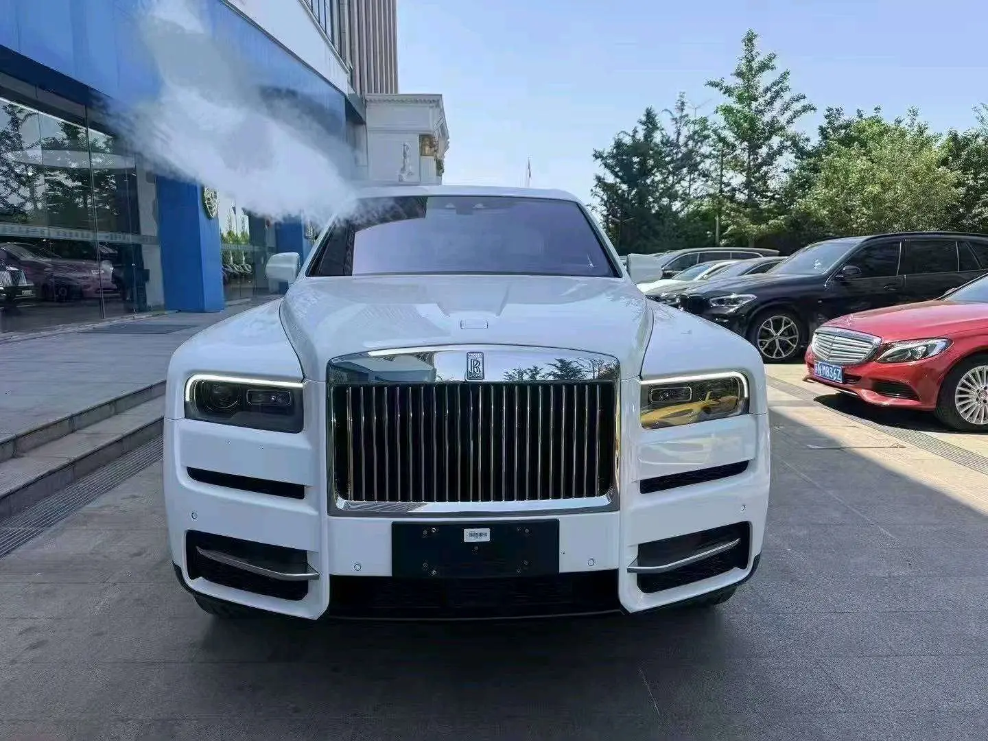 Rolls Royce Cullinan  из Китая