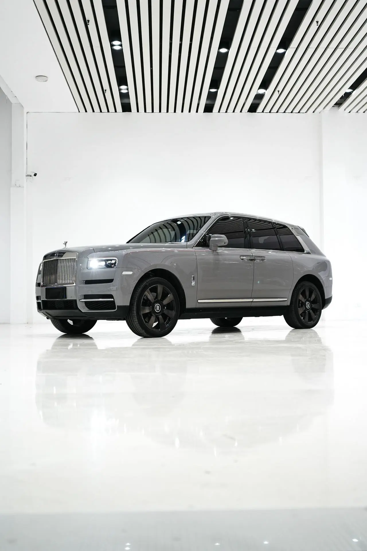 Rolls Royce Cullinan  из Китая