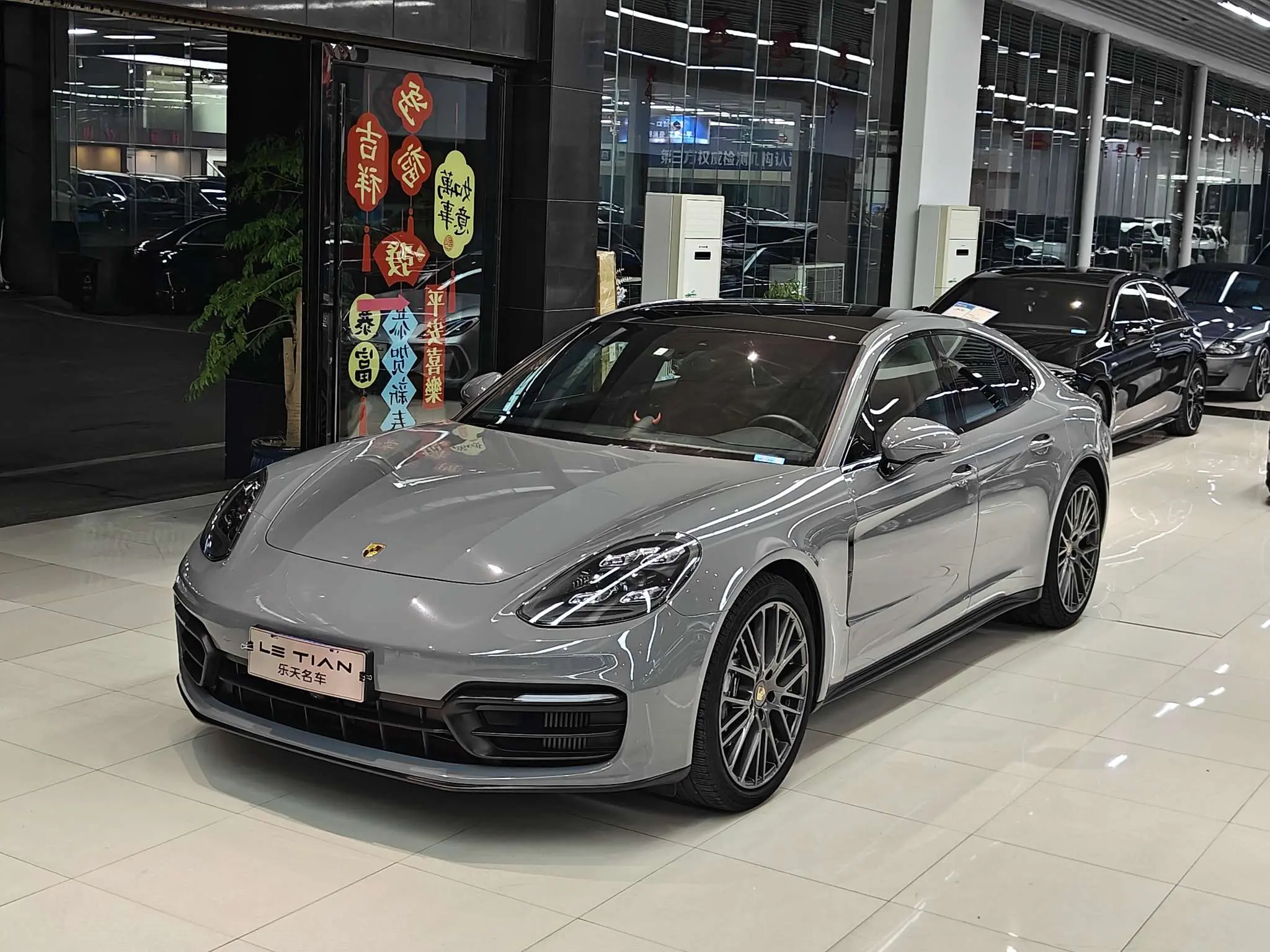 Porsche Panamera  из Китая