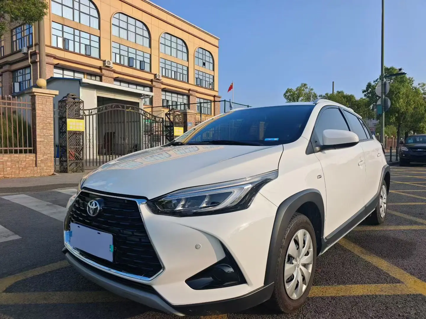 Toyota Yaris L  из Китая