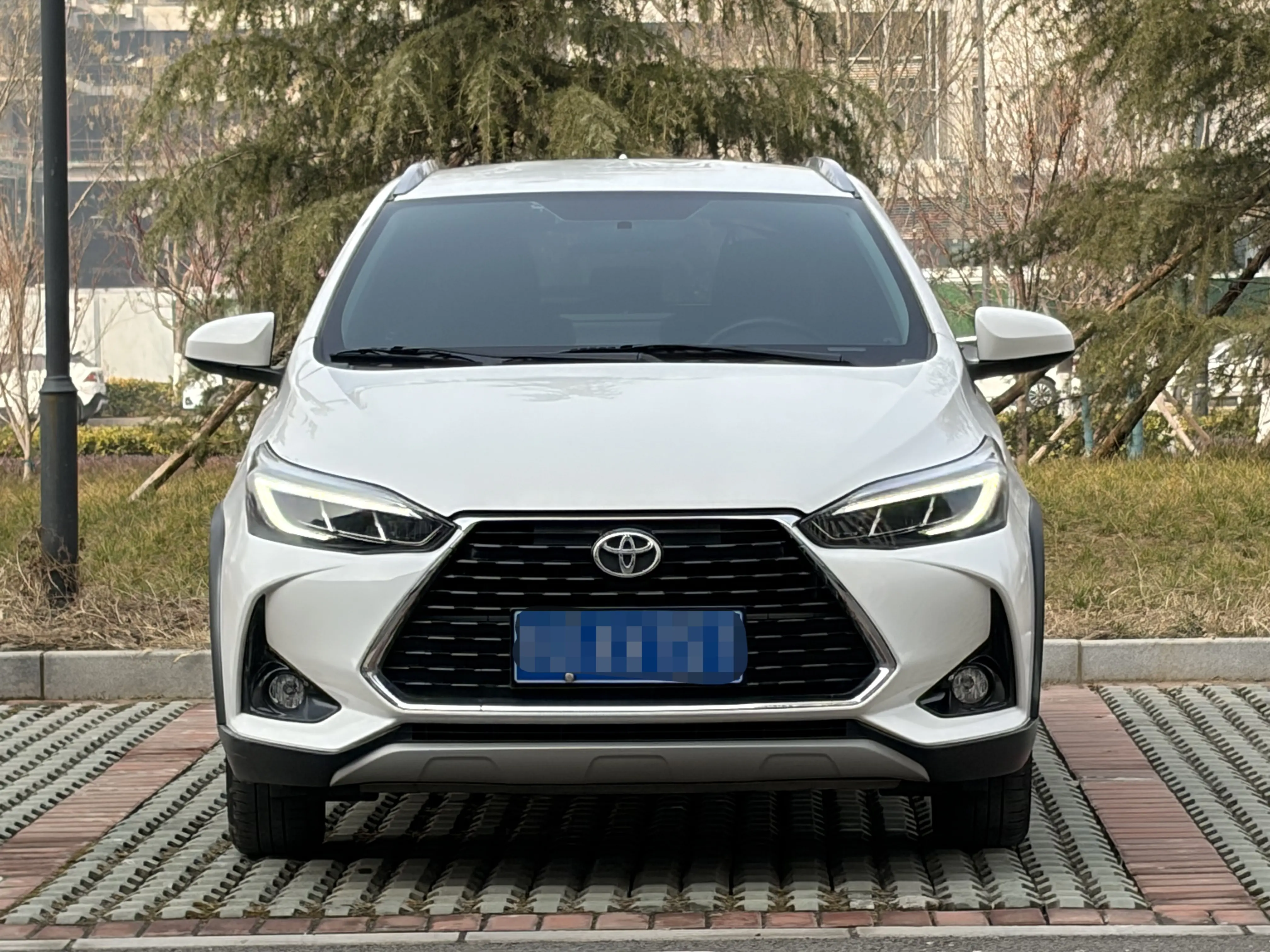 Toyota Yaris L  из Китая