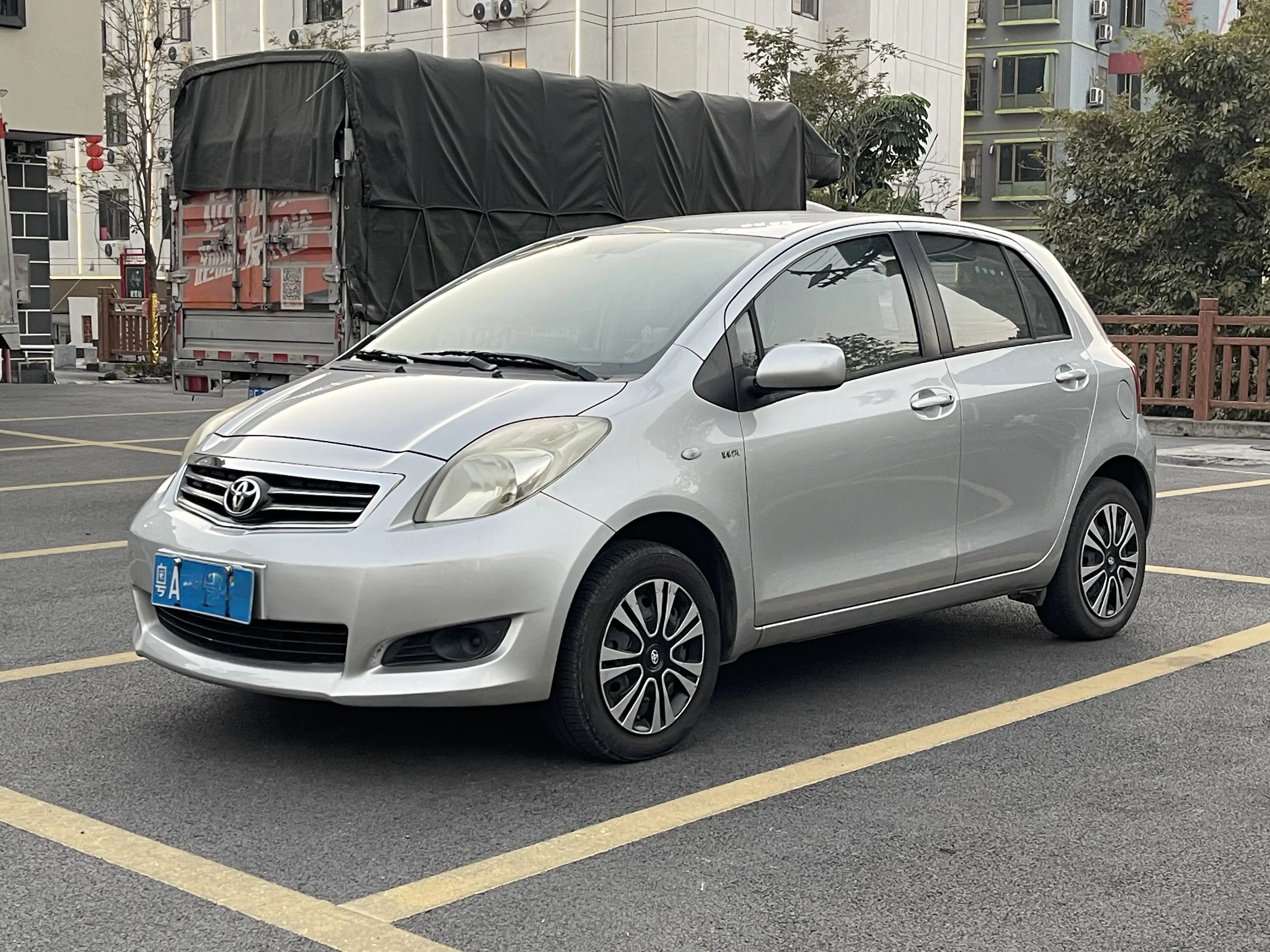 Toyota Yaris  из Китая