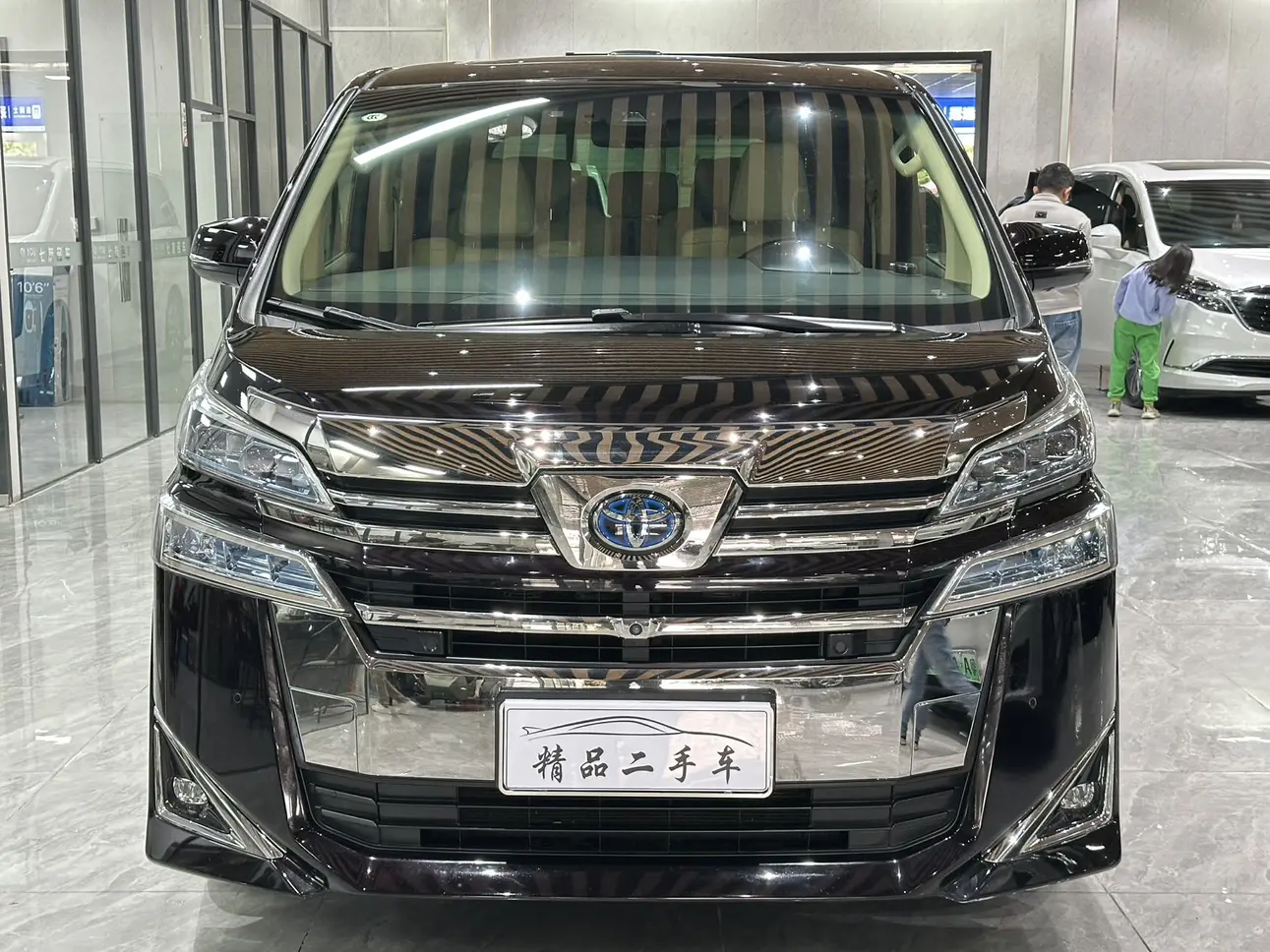 Toyota Crown Wellfire (Wilfa)  из Китая