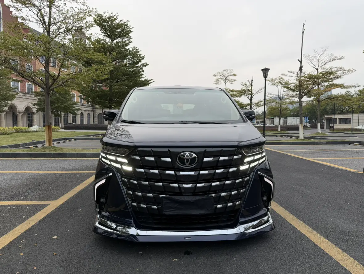 Toyota Alphard (Elfa)  из Китая