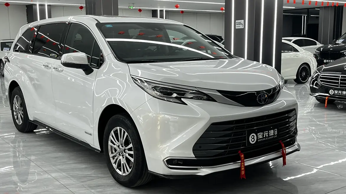 Toyota Sienna  из Китая
