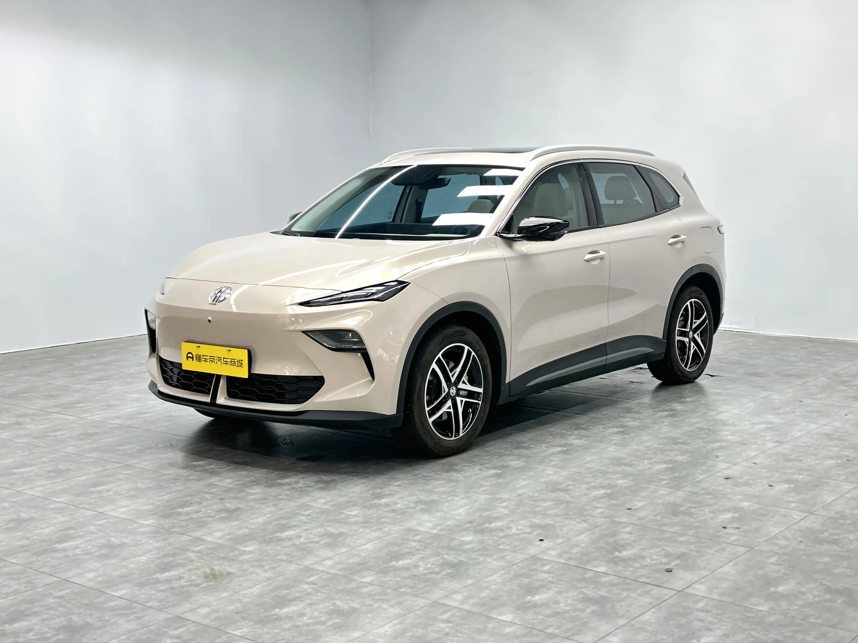 MG ES5  из Китая