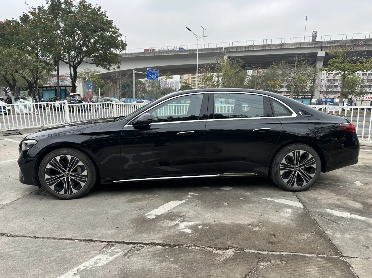 Mercedes-Benz E-Class PHEV  из Китая