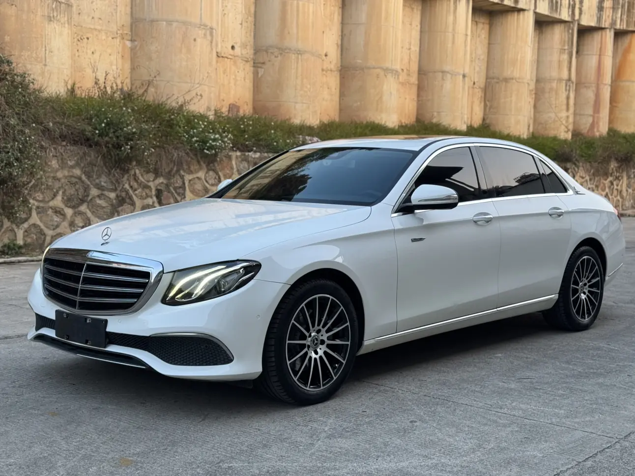 Mercedes-Benz E-Class  из Китая