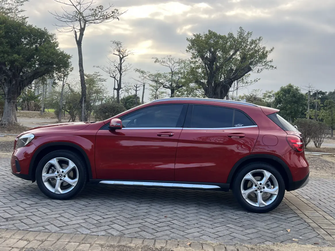 Mercedes-Benz GLA