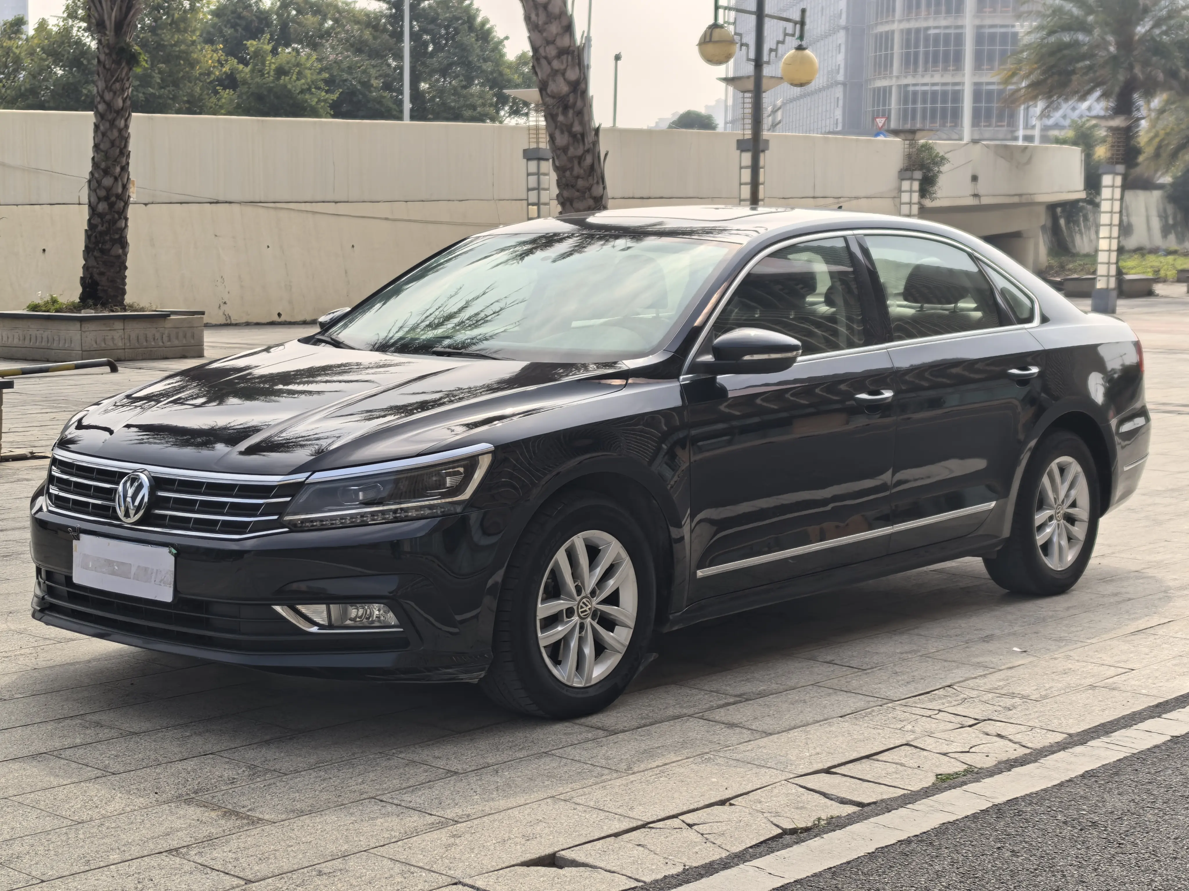 Volkswagen Passat  из Китая
