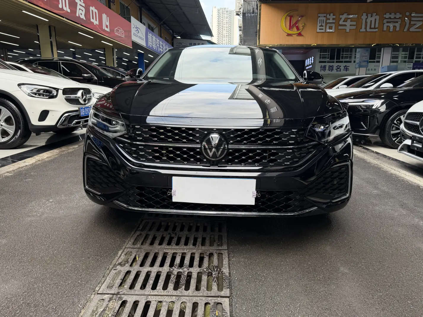 Volkswagen Passat  из Китая