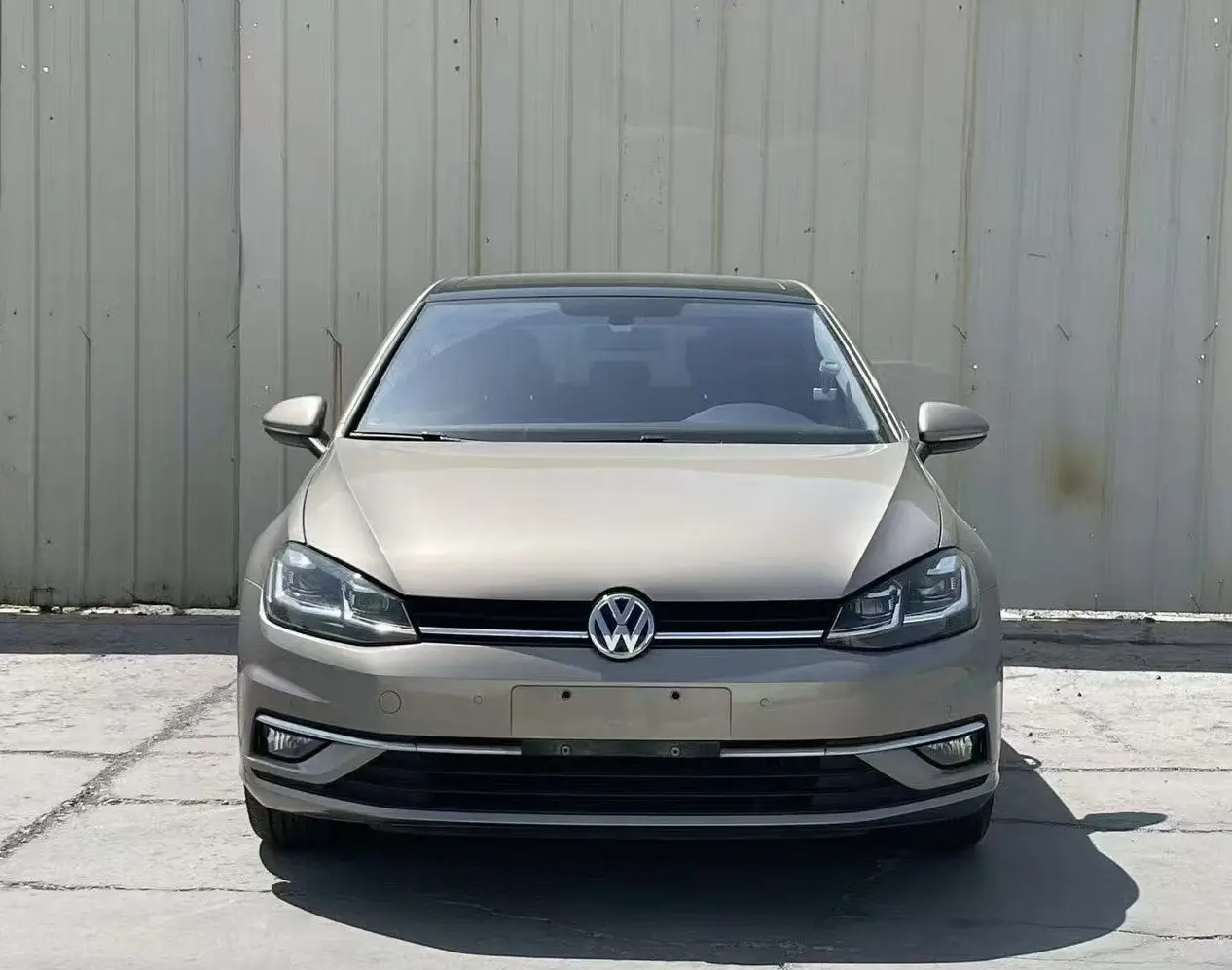 Volkswagen Golf  из Китая