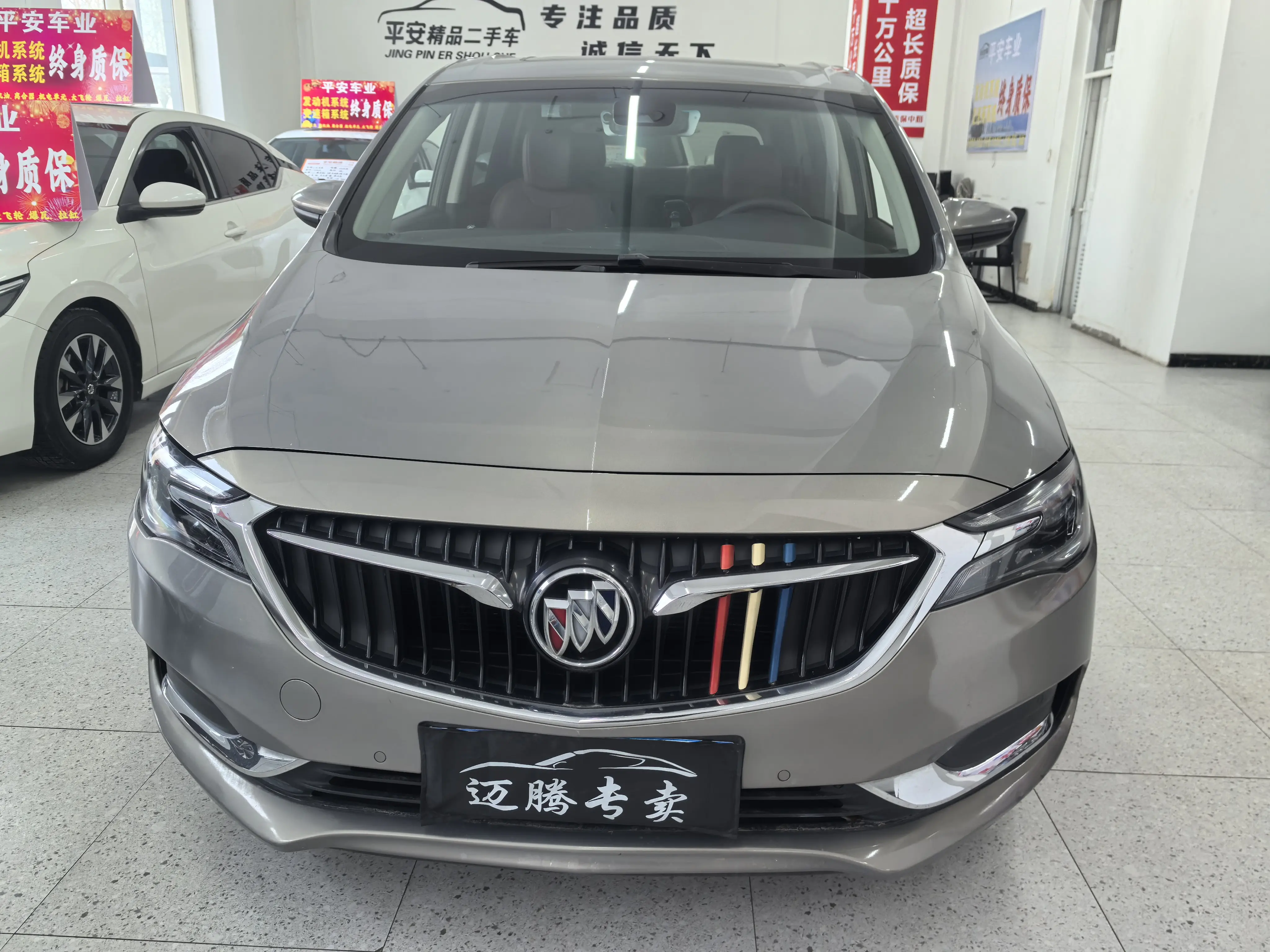 Buick GL6  из Китая