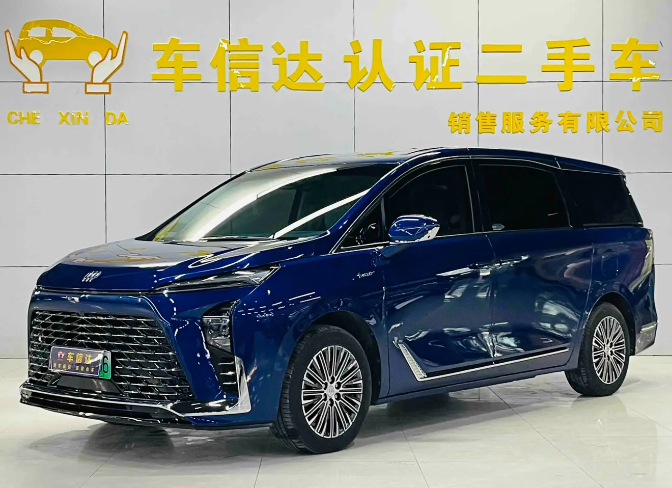 Buick GL8 PHEV  из Китая