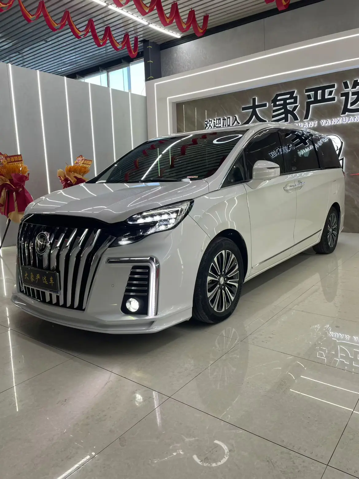 Buick GL8  из Китая