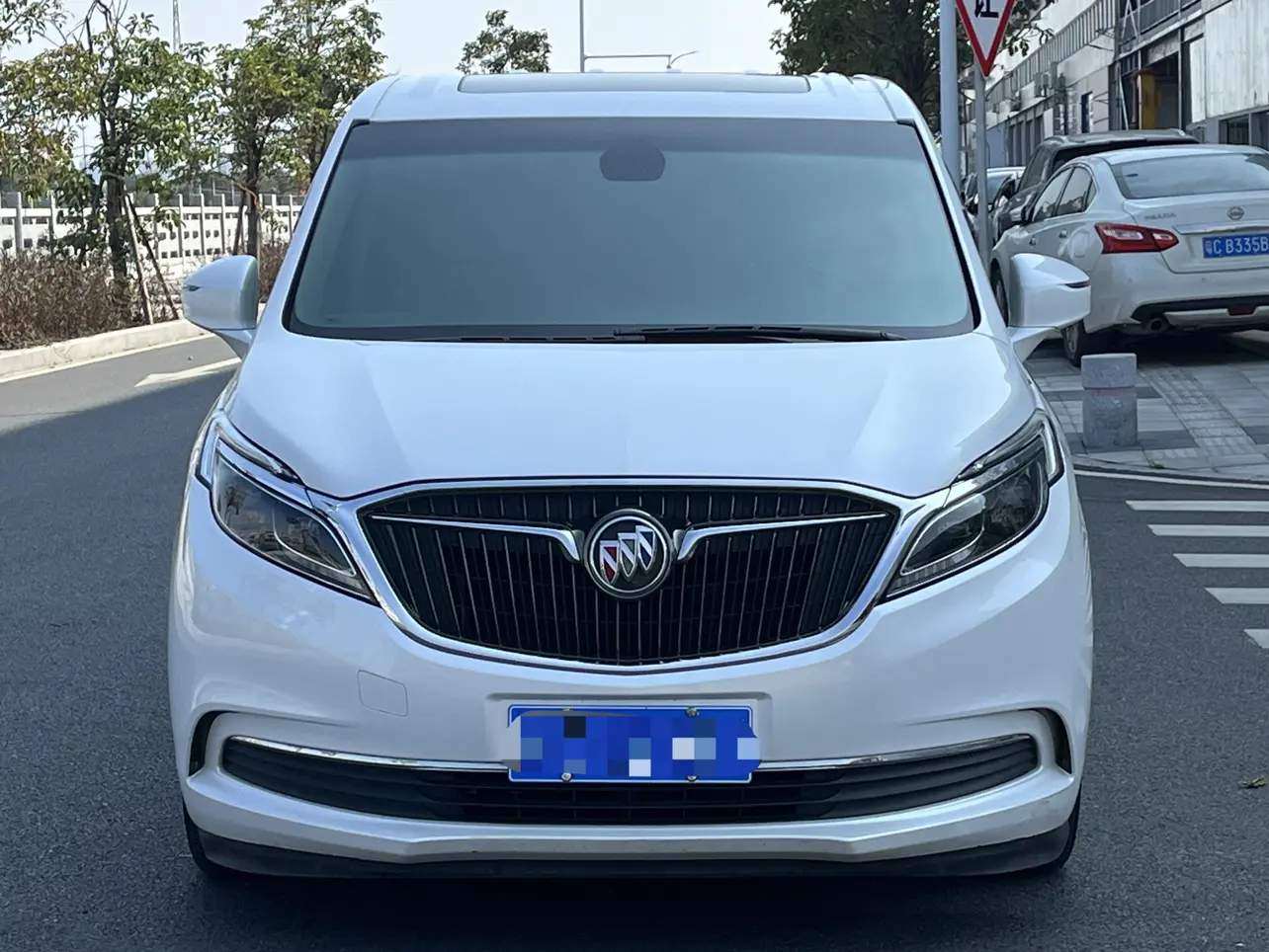 Buick GL8  из Китая