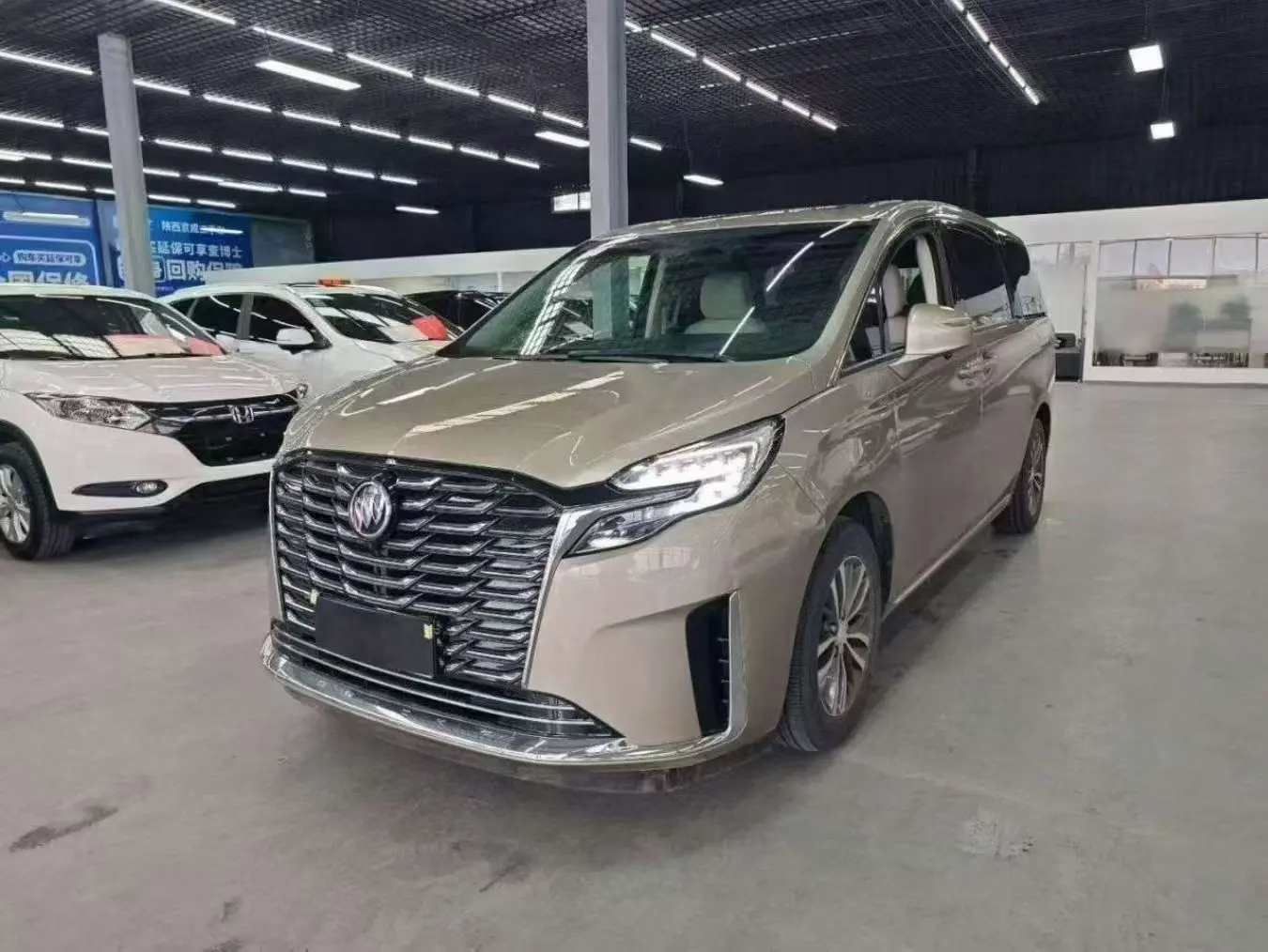 Buick GL8  из Китая