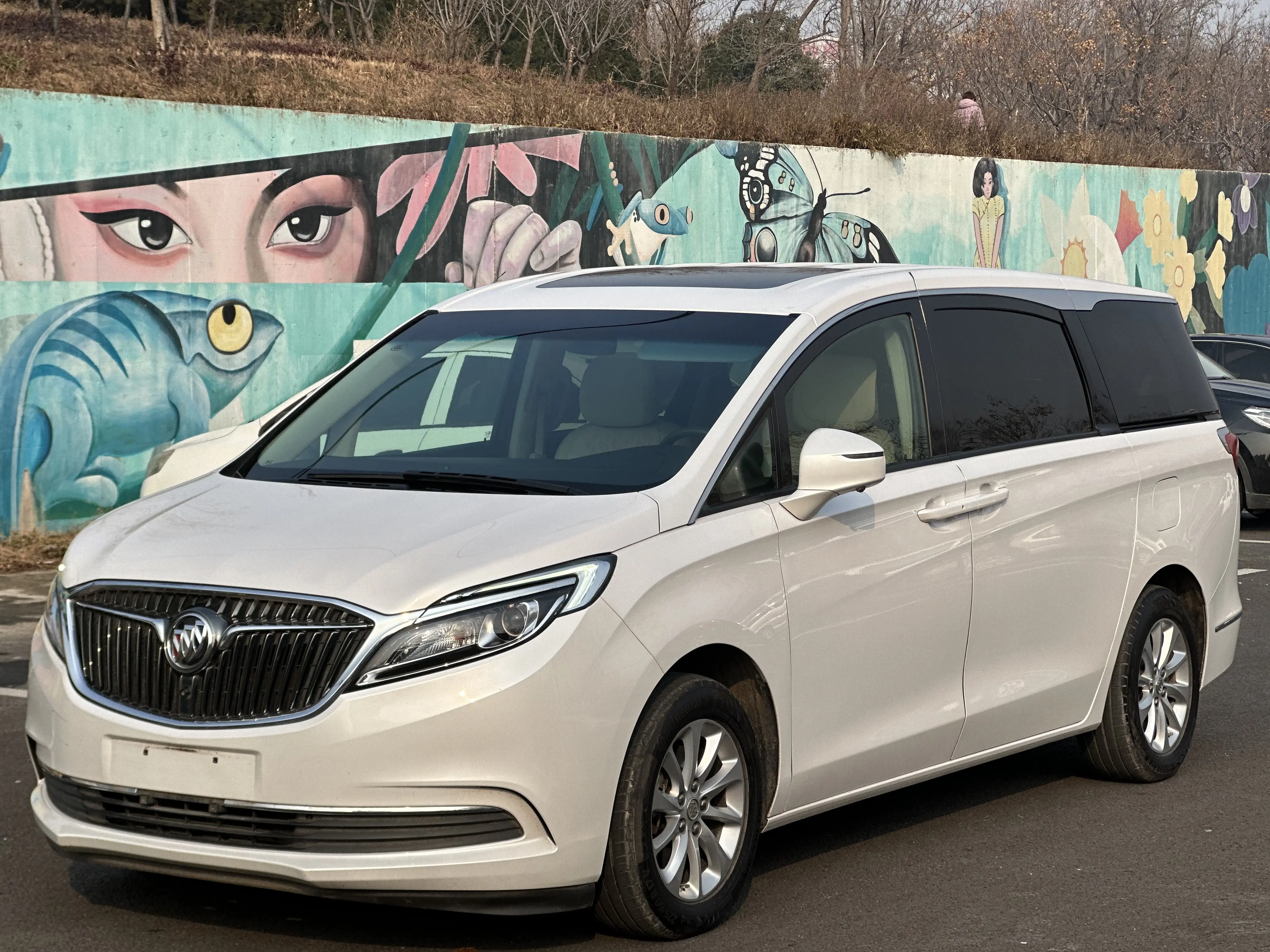 Buick GL8  из Китая