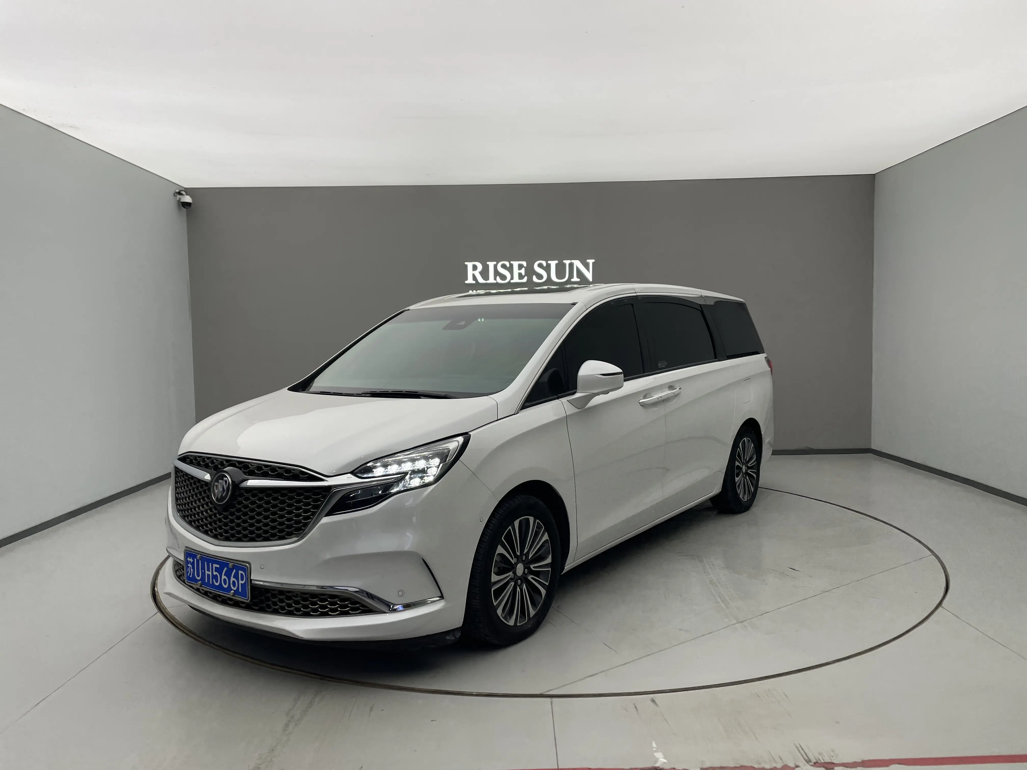 Buick GL8  из Китая