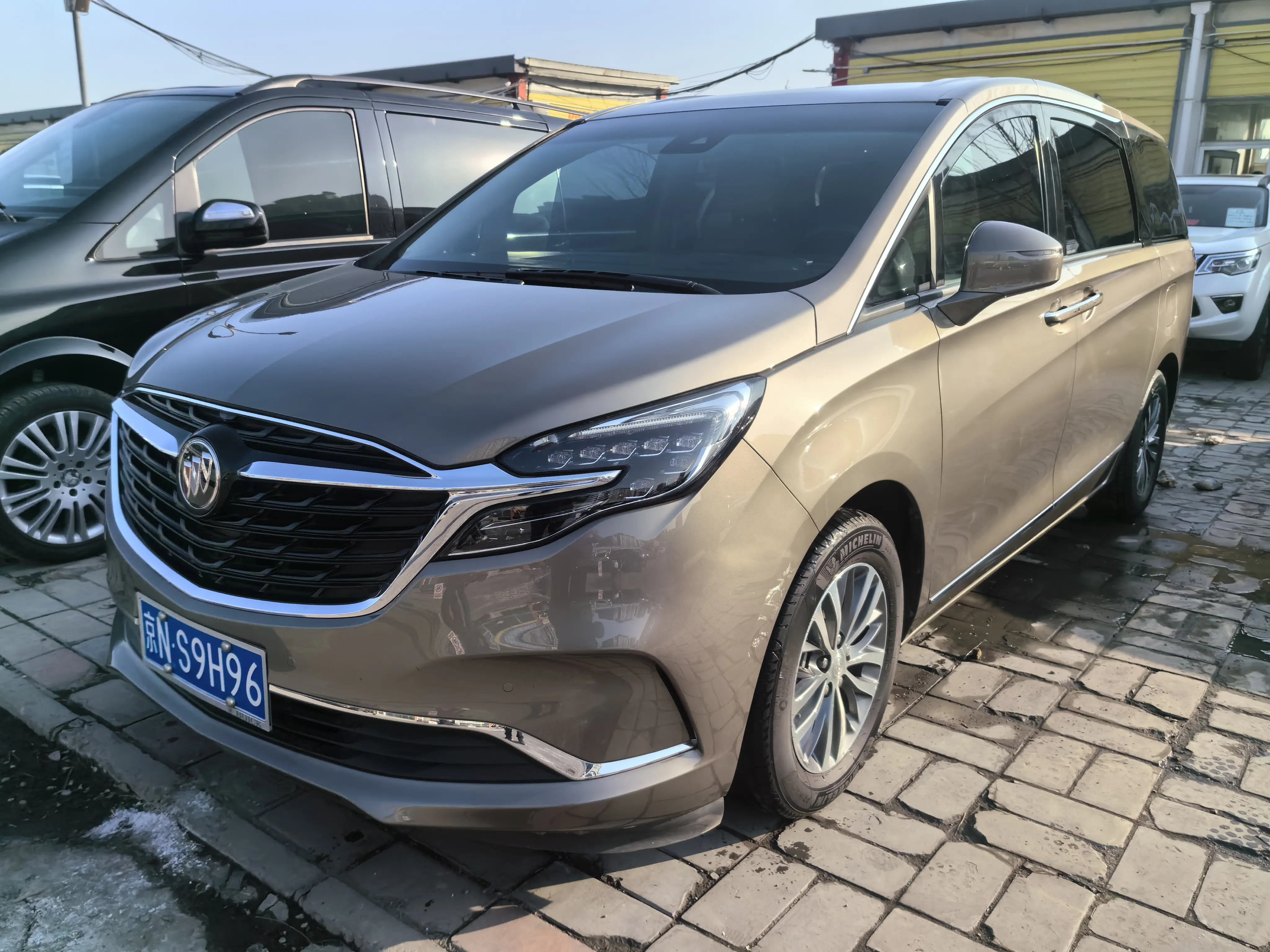 Buick GL8  из Китая