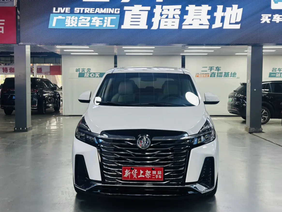 Buick GL8  из Китая