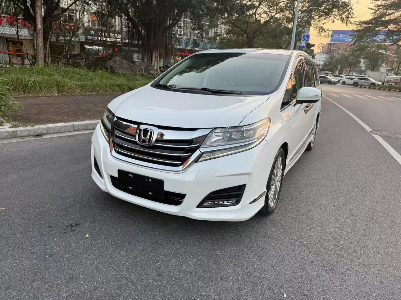 Honda Elysion (Alison)  из Китая