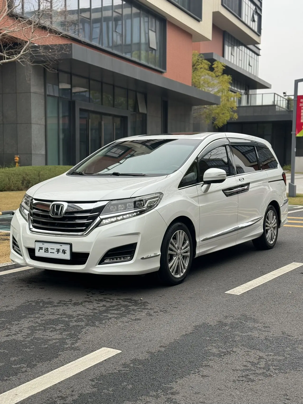 Honda Elysion (Alison)  из Китая