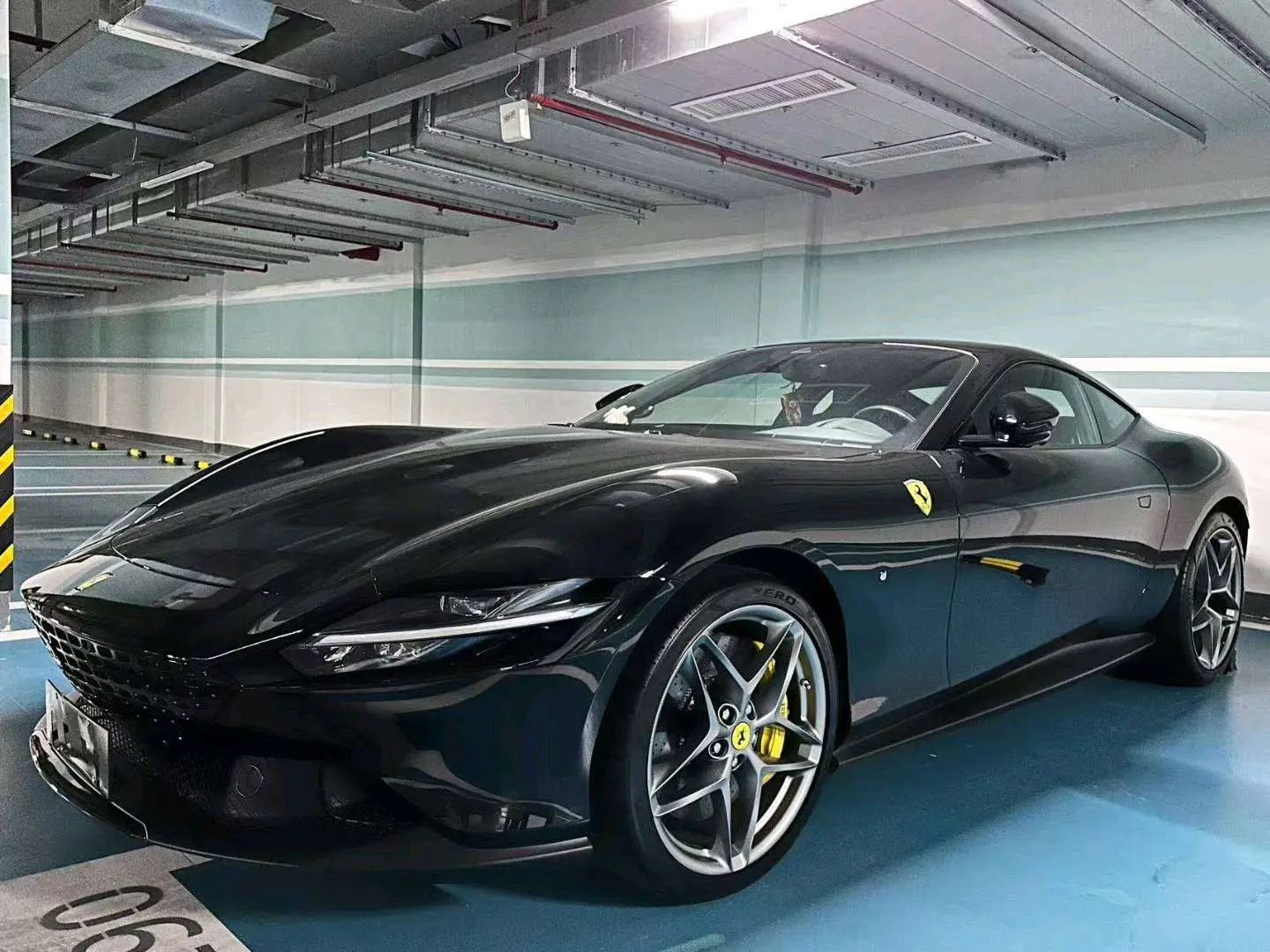 Ferrari Roma  из Китая