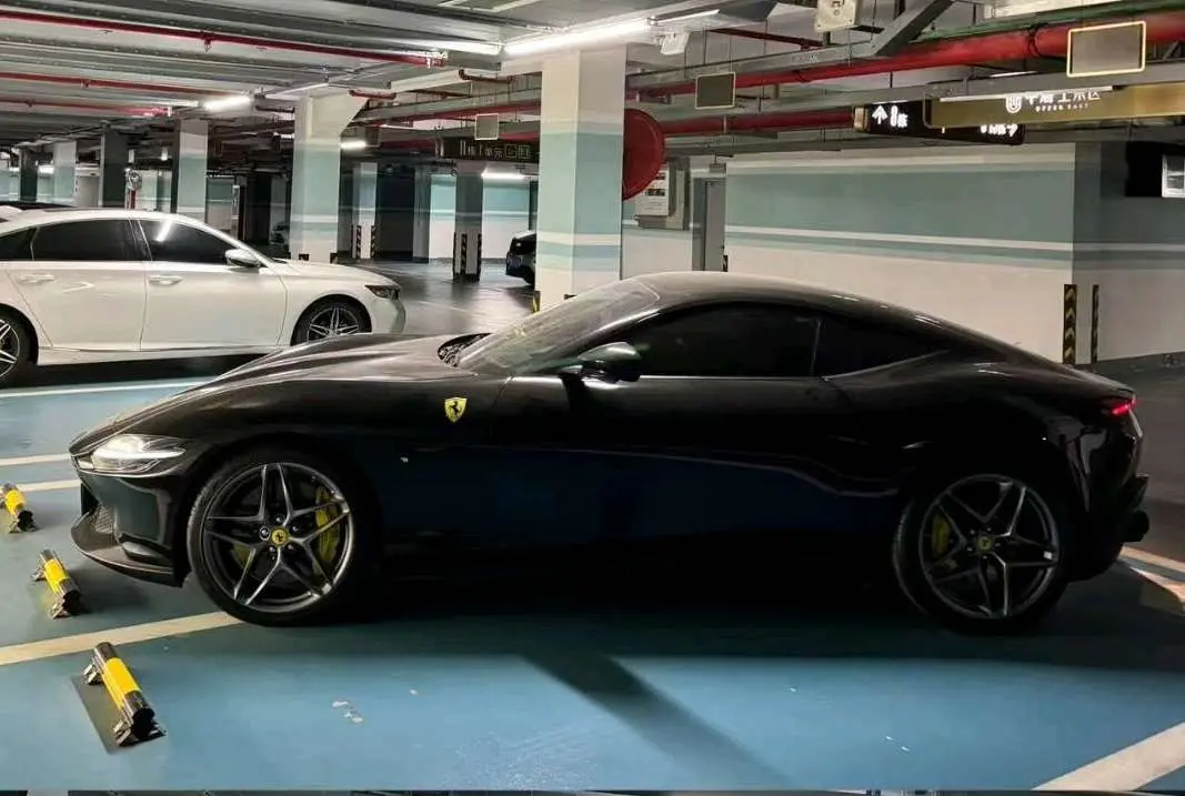Ferrari Roma  из Китая