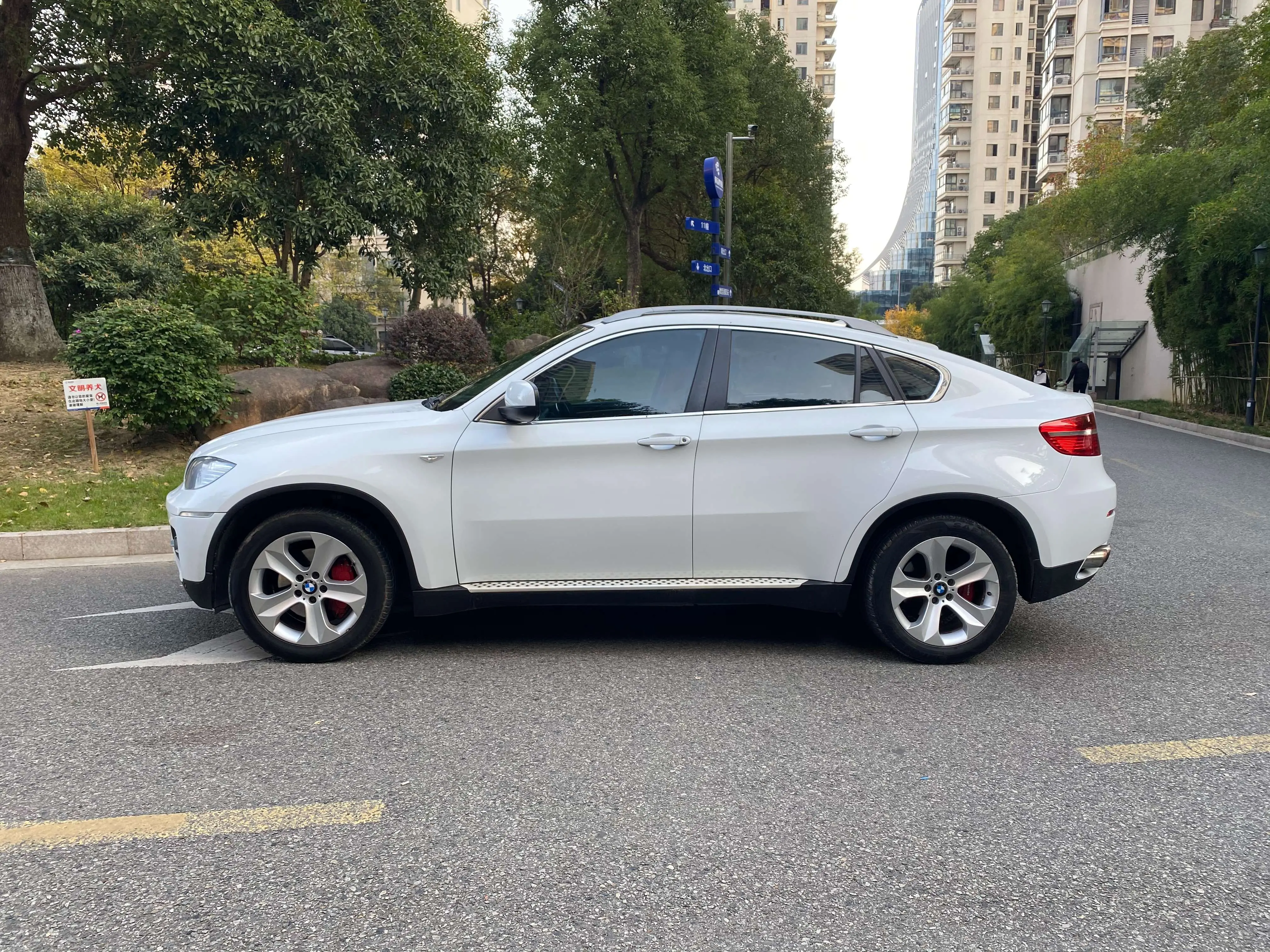 BMW X6  из Китая