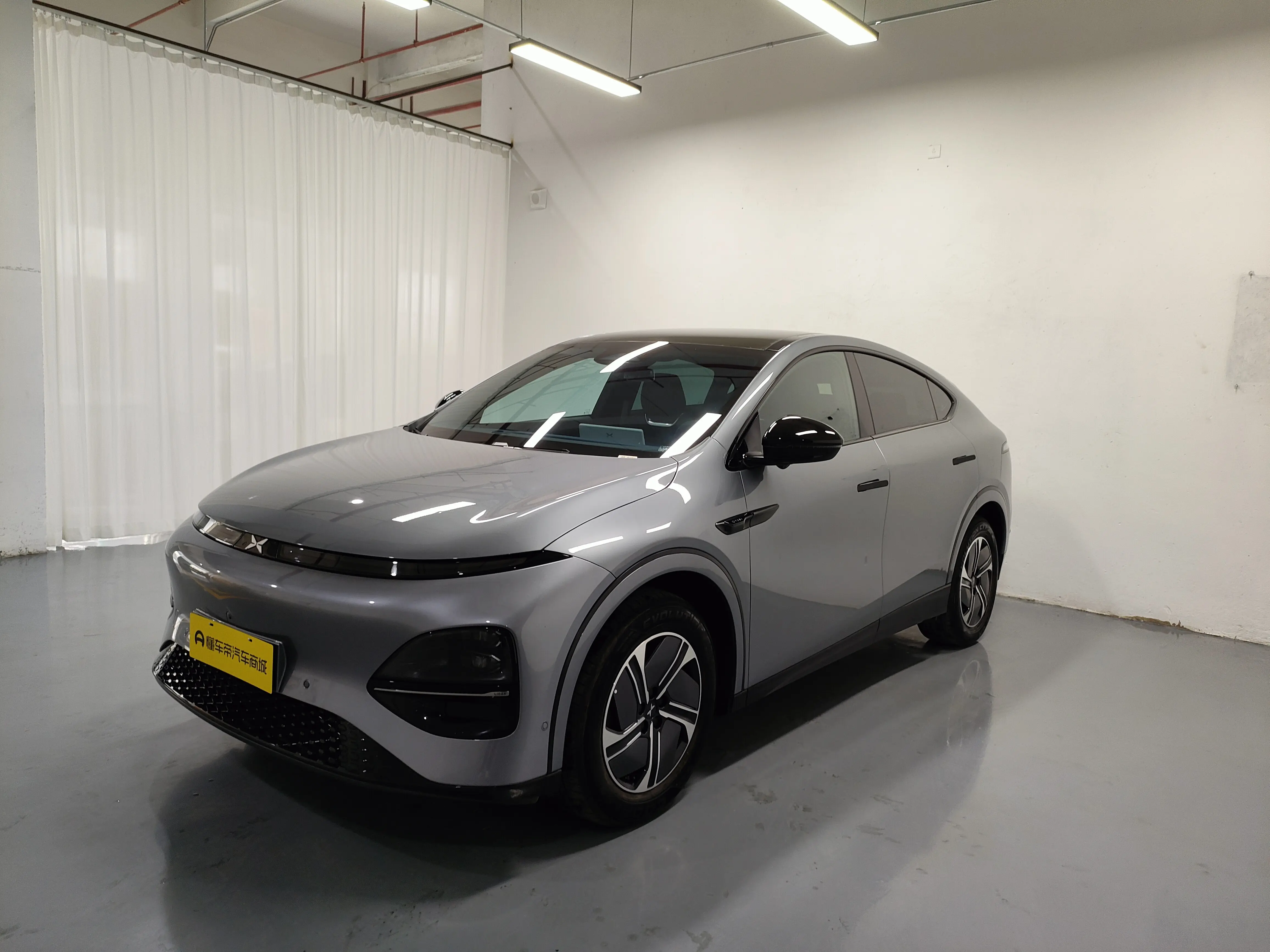 Xpeng G6  из Китая