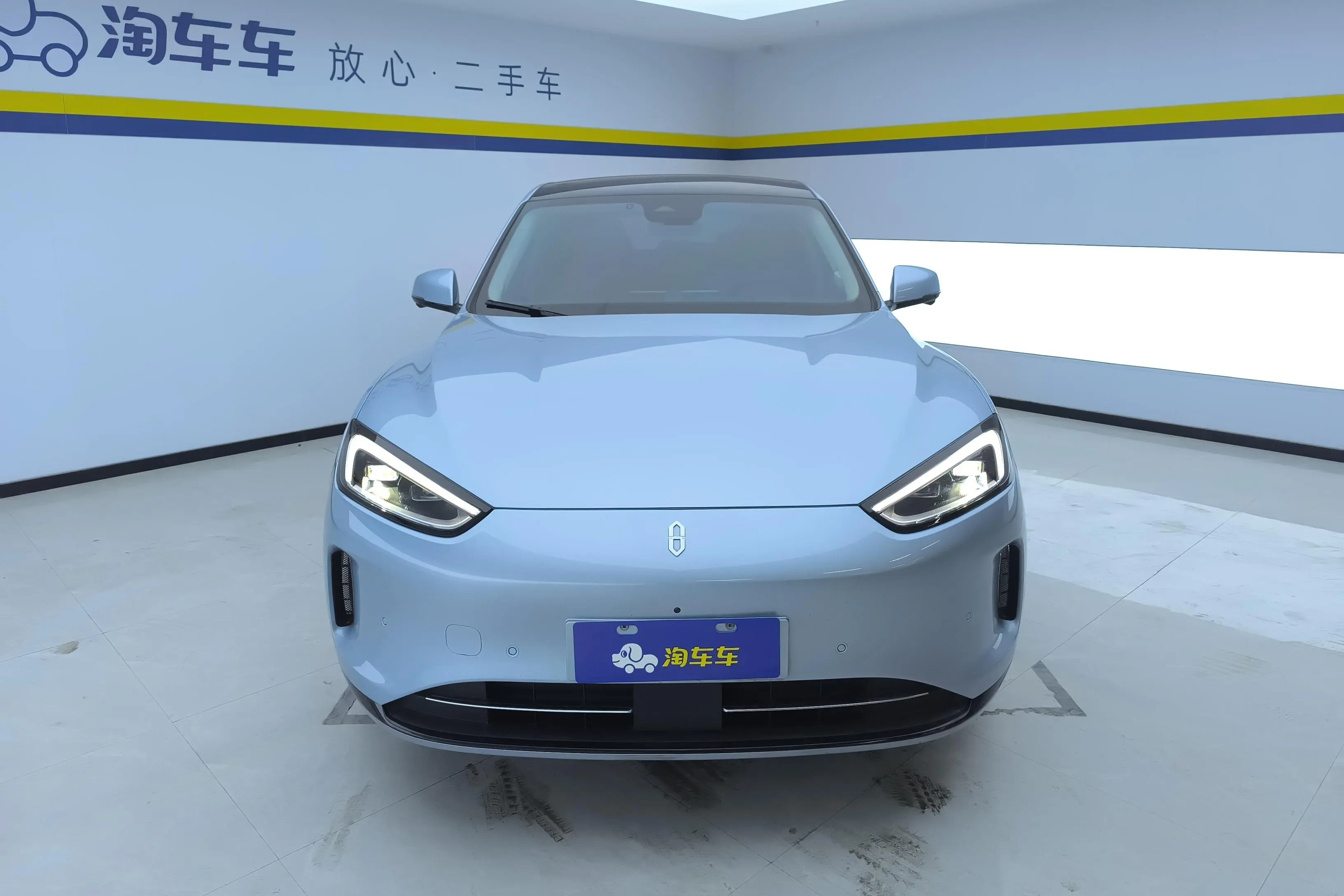 AITO M5 (Wenjie M5)  из Китая